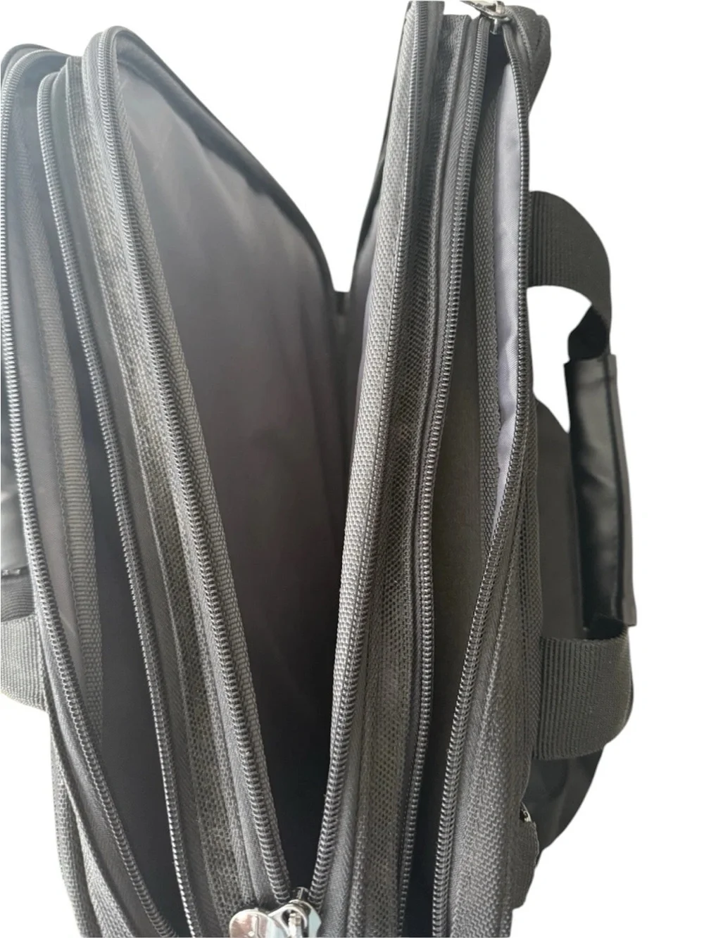 NWT Toshiba Envoy Black Laptop Shoulder Bag 14”